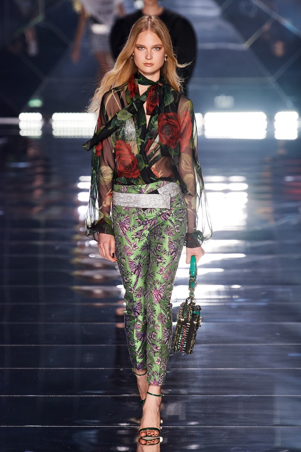 عرض أزياء Dolce&Gabbana لربيع وصيف 2022 من أسبوع الموضة في ميلانو