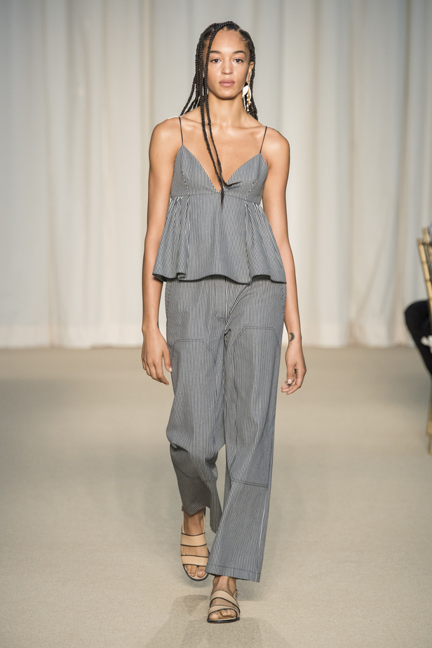 عرض أزياء Adam Lippes لربيع وصيف 2022 من أسبوع الموضة في نيويورك