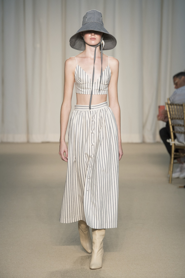 عرض أزياء Adam Lippes لربيع وصيف 2022 من أسبوع الموضة في نيويورك