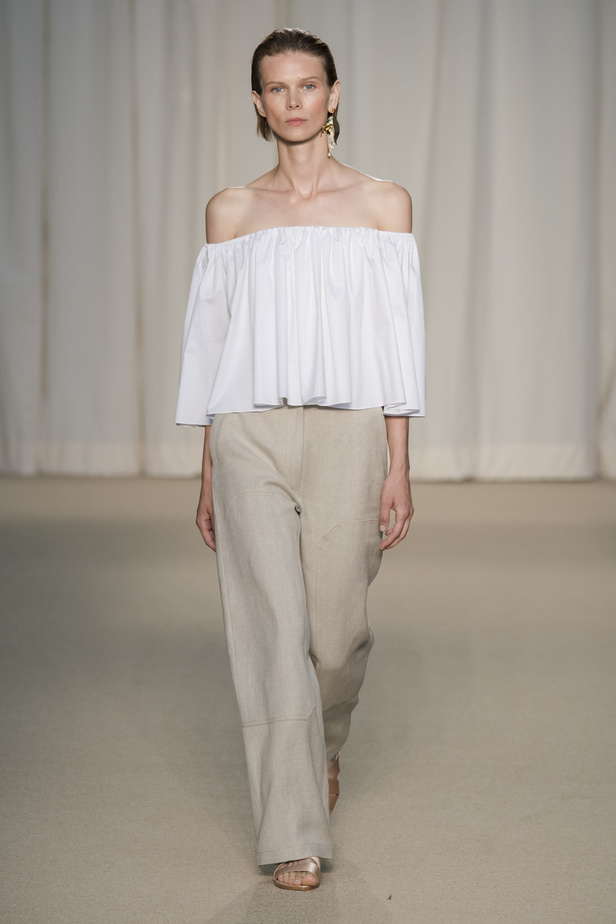 عرض أزياء Adam Lippes لربيع وصيف 2022 من أسبوع الموضة في نيويورك
