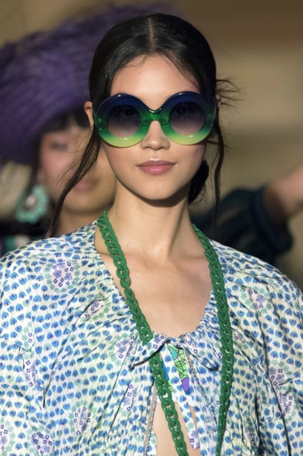 عرض أزياء Anna Sui لربيع وصيف 2022 من أسبوع الموضة في نيويورك