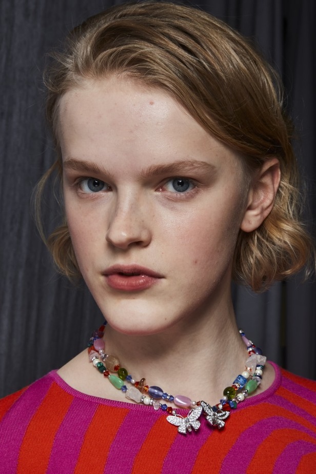 الألوان المرحة والطابع العملي يتجسد في عرض أزياء Brandon Maxwell لربيع وصيف 2022 