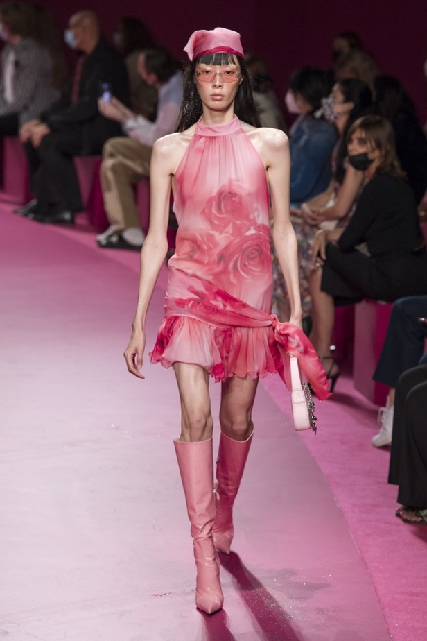 مجموعة ازياء Blumarine لربيع وصيف 2022 من أسبوع الموضة في ميلانو