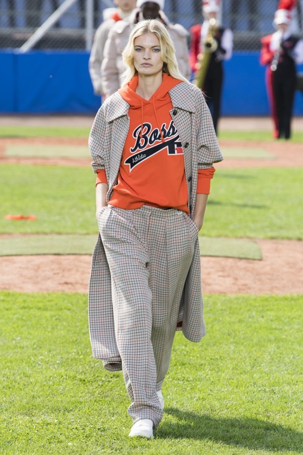 مجموعة Boss لربيع وصيف 2022 ضمن أسبوع الموضة في ميلانو