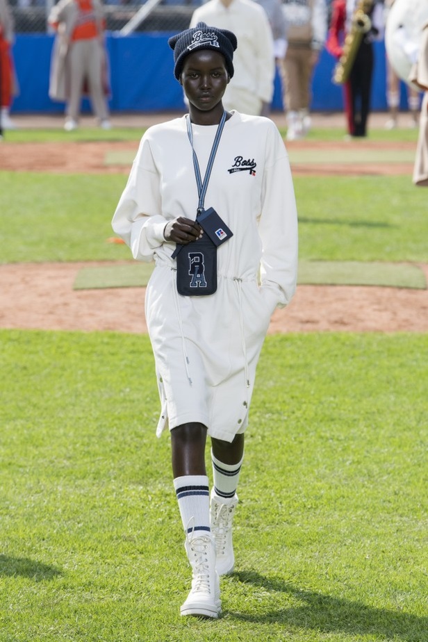 مجموعة Boss لربيع وصيف 2022 ضمن أسبوع الموضة في ميلانو