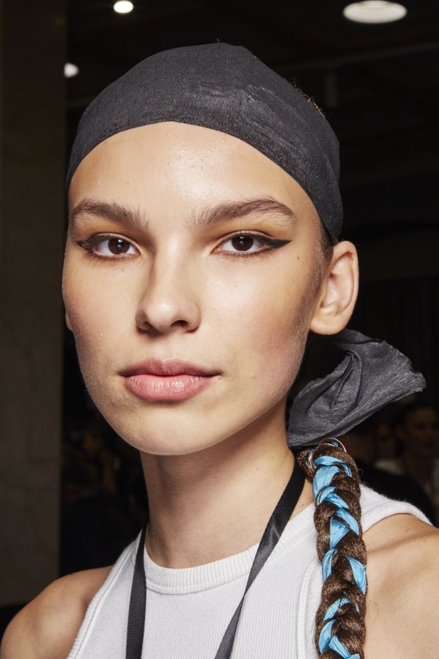 عرض أزياء كريستيان سيريانو لموسم ربيع وصيف 2022