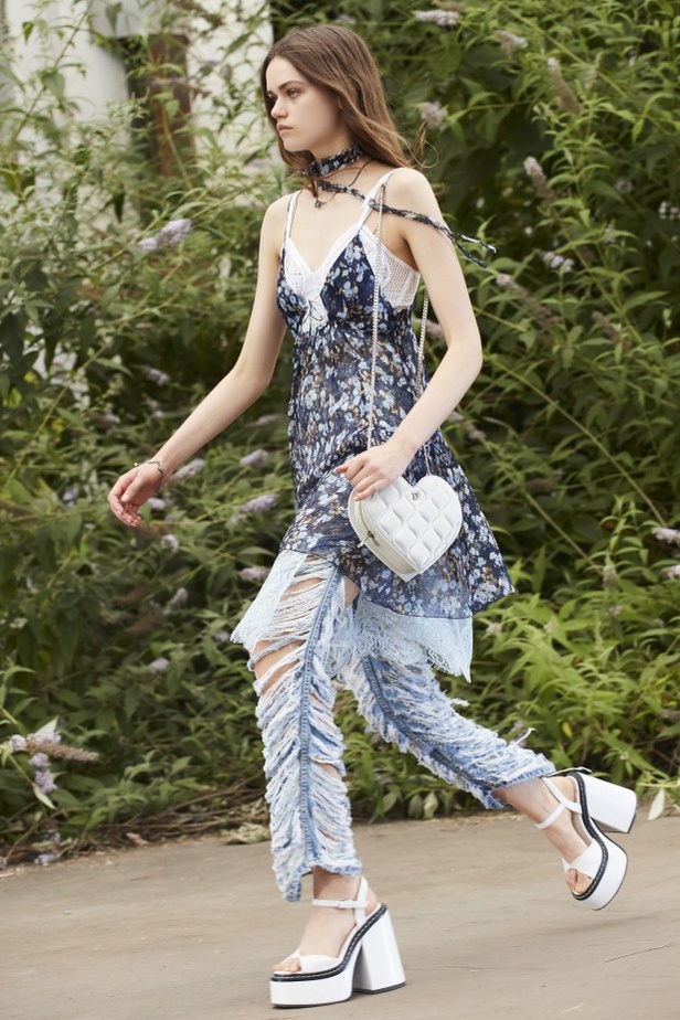 عرض أزياء Dsquared2 من أسبوع الموضة في ميلان 2021 