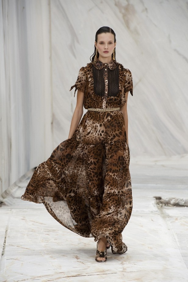 مجموعة ELISABETTA FRANCHI لربيع وصيف 2022 من أسبوع الموضة في ميلانو