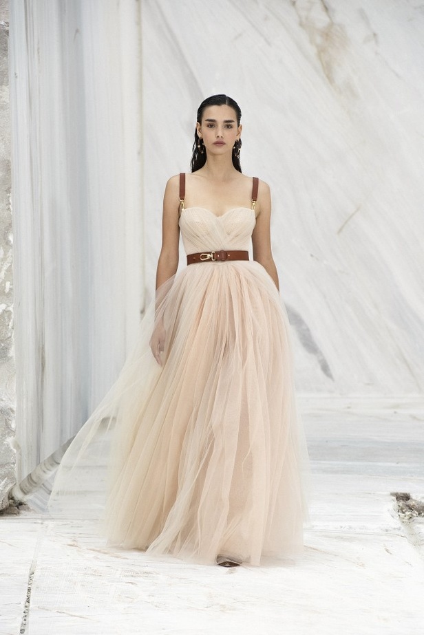 مجموعة ELISABETTA FRANCHI لربيع وصيف 2022 من أسبوع الموضة في ميلانو