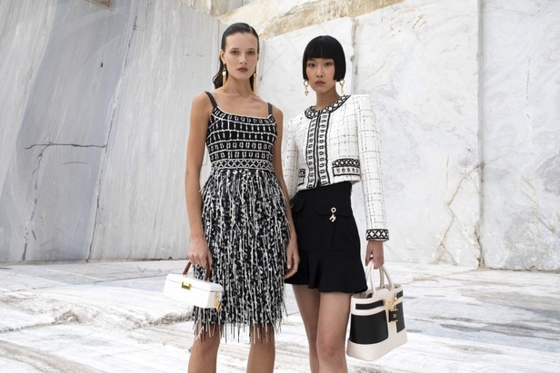 مجموعة ELISABETTA FRANCHI لربيع وصيف 2022 من أسبوع الموضة في ميلانو