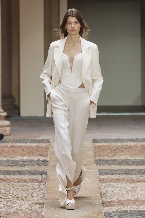 عرض أزياء Ermanno Scervino لربيع وصيف 2022 من أسبوع الموضة في ميلان