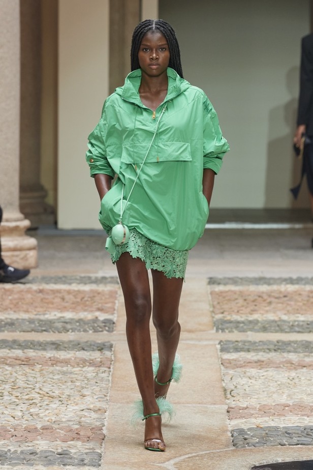 عرض أزياء Ermanno Scervino لربيع وصيف 2022 من أسبوع الموضة في ميلان