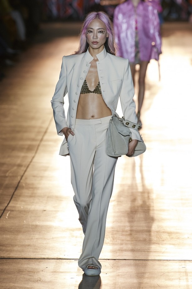 مجموعة Etro لربيع وصيف 2022 من أسبوع الموضة في ميلانو