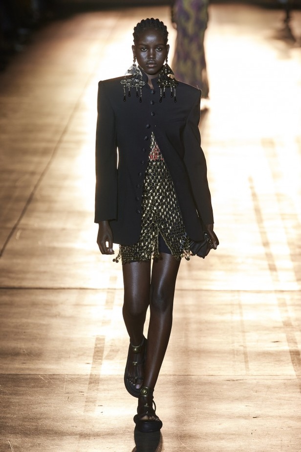 مجموعة Etro لربيع وصيف 2022 من أسبوع الموضة في ميلانو