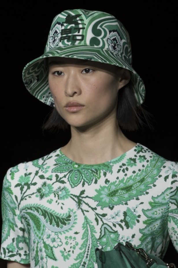 مجموعة Etro لربيع وصيف 2022 من أسبوع الموضة في ميلانو