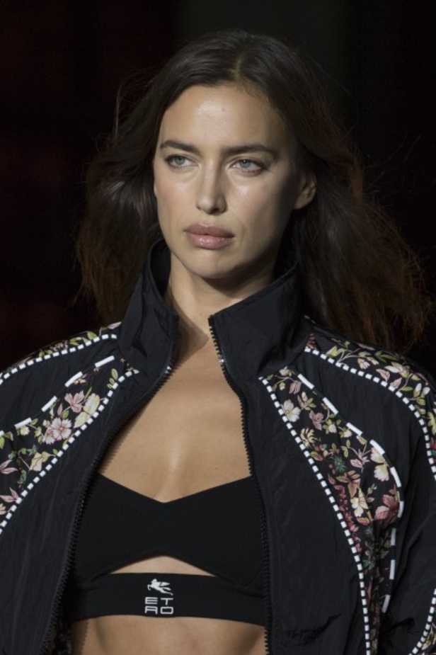 مجموعة Etro لربيع وصيف 2022 من أسبوع الموضة في ميلانو