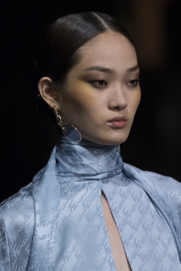 عرض أزياء Fendi لربيع وصيف 2022 من أسبوع الموضة في ميلانو