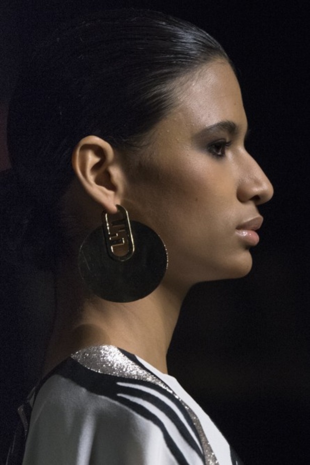 عرض أزياء Fendi لربيع وصيف 2022 من أسبوع الموضة في ميلانو