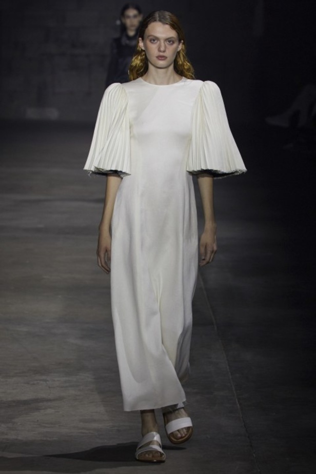 مجموعة غابرييلا هيرست لموسم ربيع وصيف 2022