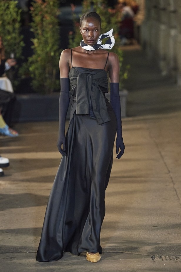 مجموعة  MM6 Maison Margielaلربيع وصيف 2022 من أسبوع الموضة في ميلانو