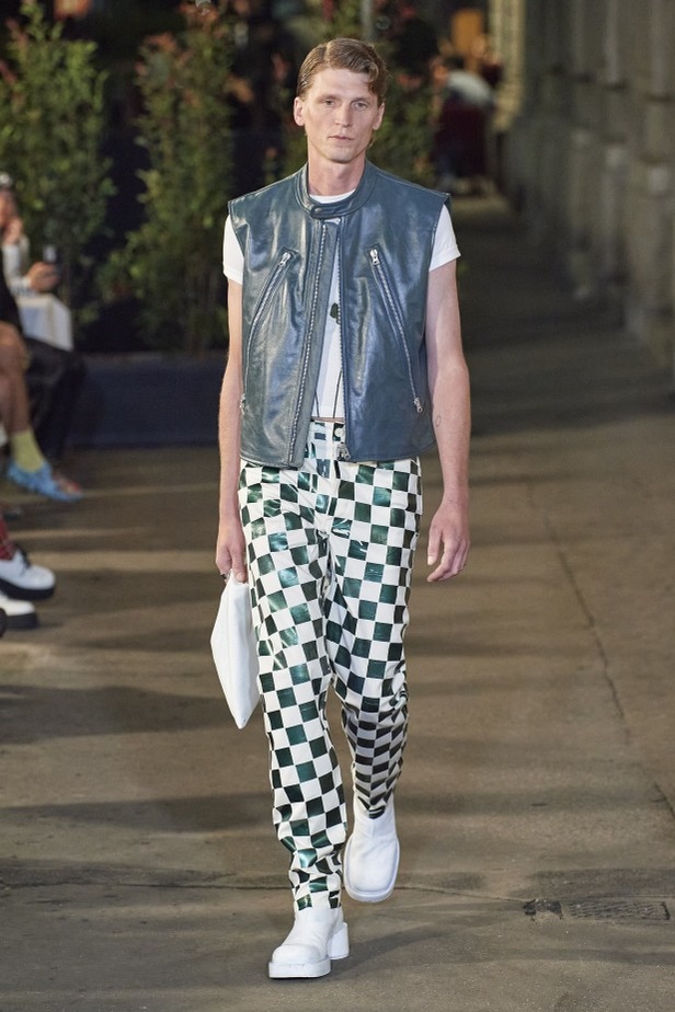 مجموعة  MM6 Maison Margielaلربيع وصيف 2022 من أسبوع الموضة في ميلانو