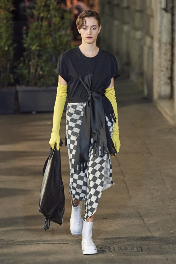 مجموعة  MM6 Maison Margielaلربيع وصيف 2022 من أسبوع الموضة في ميلانو