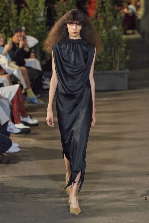 مجموعة  MM6 Maison Margielaلربيع وصيف 2022 من أسبوع الموضة في ميلانو