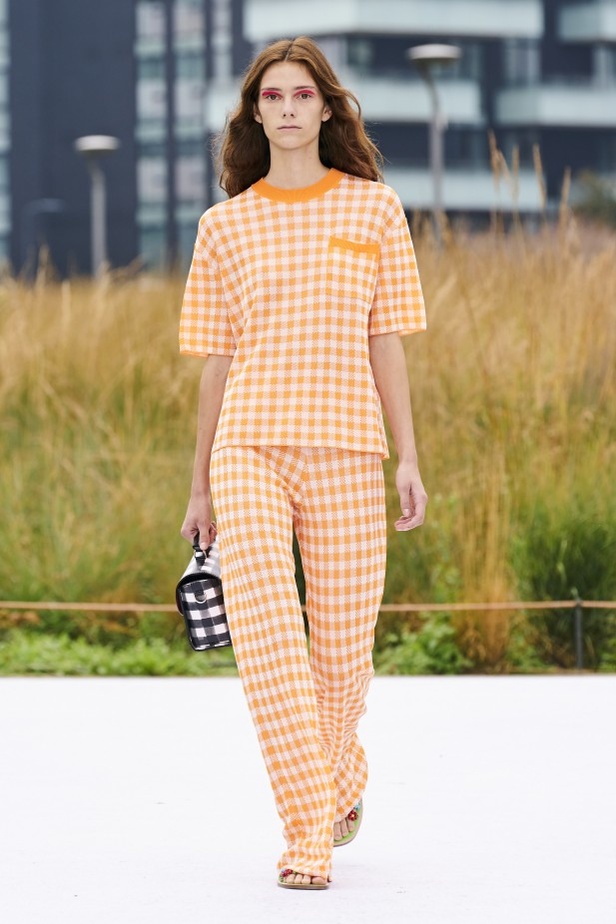 مجموعة MSGM لربيع وصيف 2022 من أسبوع الموضة في ميلانو