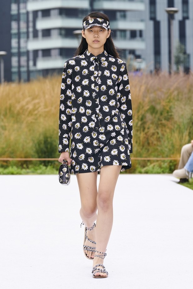 مجموعة MSGM لربيع وصيف 2022 من أسبوع الموضة في ميلانو