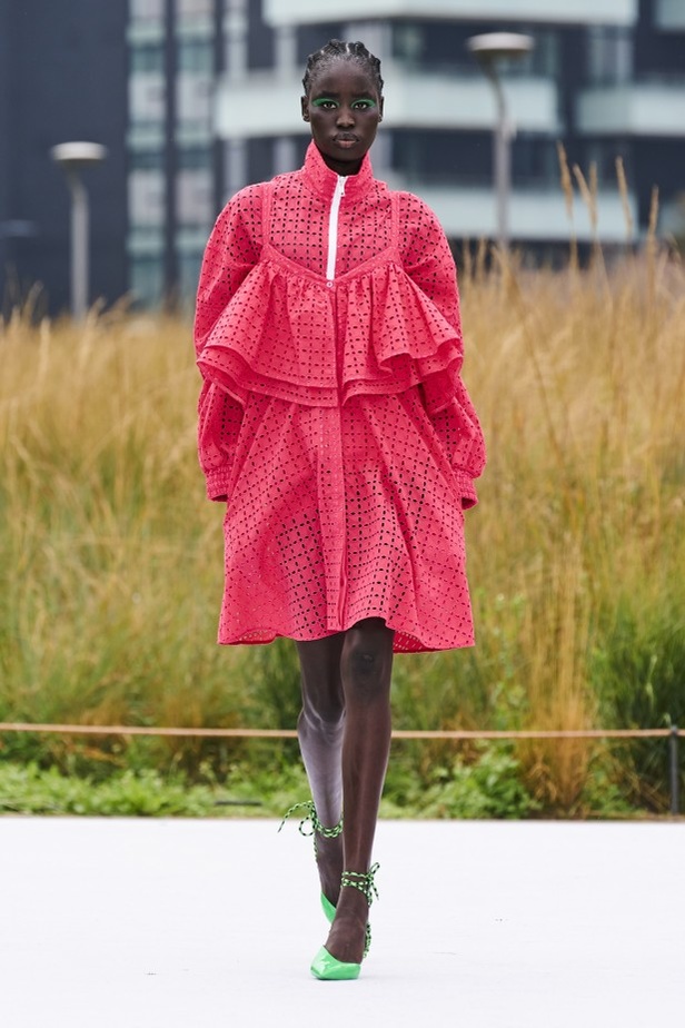 مجموعة MSGM لربيع وصيف 2022 من أسبوع الموضة في ميلانو