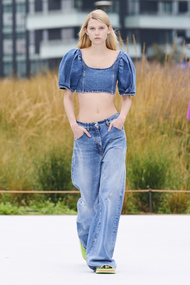 مجموعة MSGM لربيع وصيف 2022 من أسبوع الموضة في ميلانو