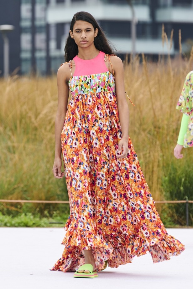 مجموعة MSGM لربيع وصيف 2022 من أسبوع الموضة في ميلانو