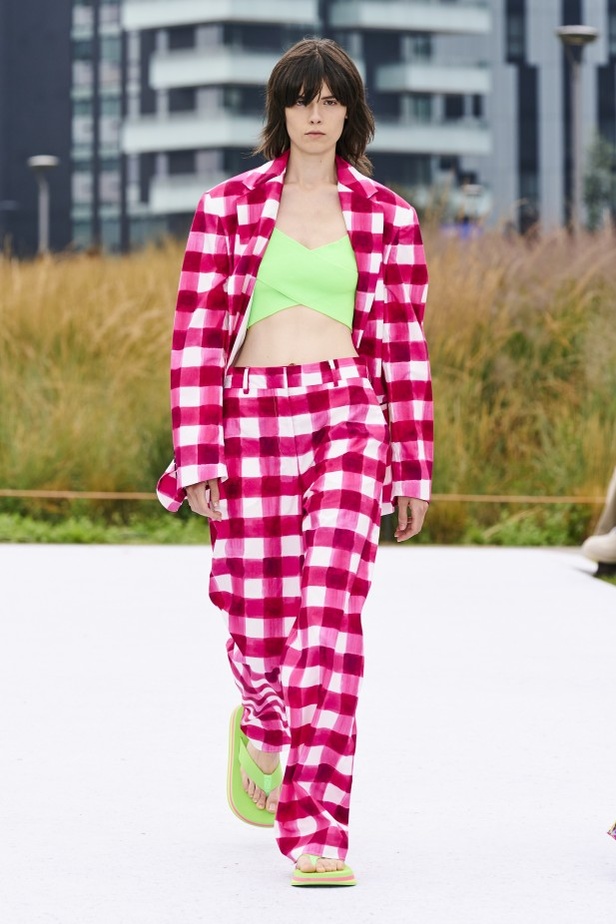 مجموعة MSGM لربيع وصيف 2022 من أسبوع الموضة في ميلانو