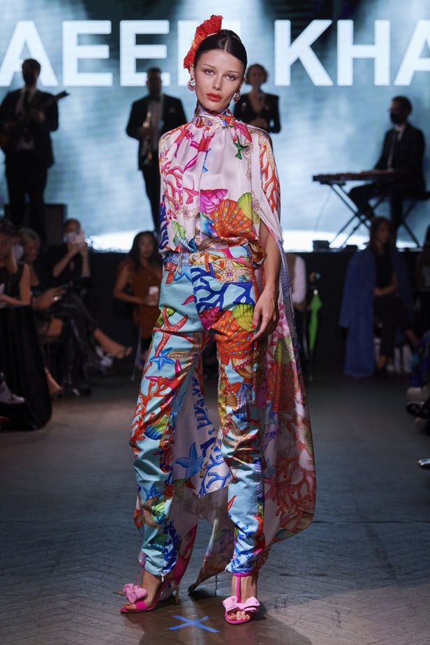 مجموعة Naeem Khan لربيع وصيف 2022 ضمن أسبوع الموضة في نيويورك