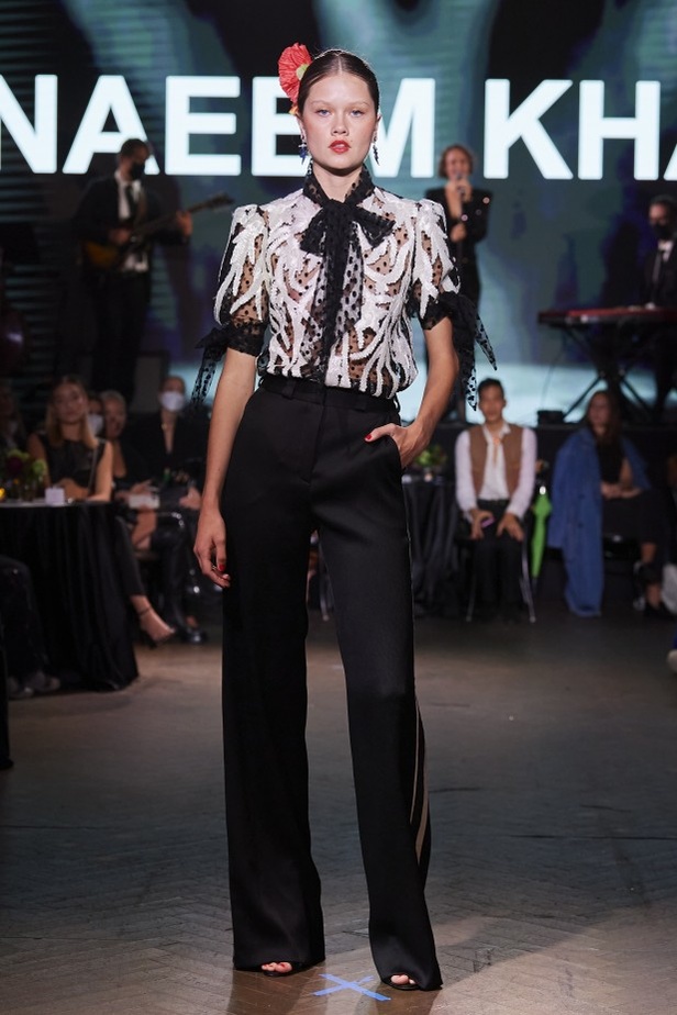 مجموعة Naeem Khan لربيع وصيف 2022 ضمن أسبوع الموضة في نيويورك