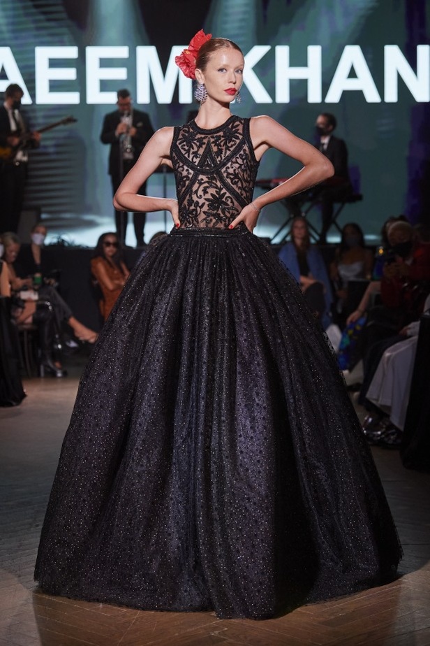 مجموعة Naeem Khan لربيع وصيف 2022 ضمن أسبوع الموضة في نيويورك