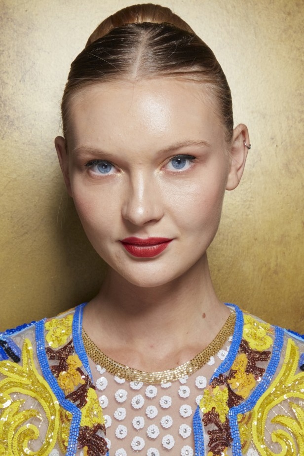 مجموعة Naeem Khan لربيع وصيف 2022 ضمن أسبوع الموضة في نيويورك