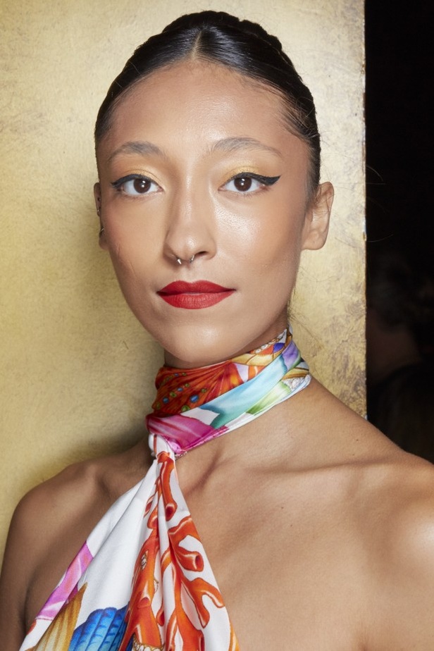 مجموعة Naeem Khan لربيع وصيف 2022 ضمن أسبوع الموضة في نيويورك