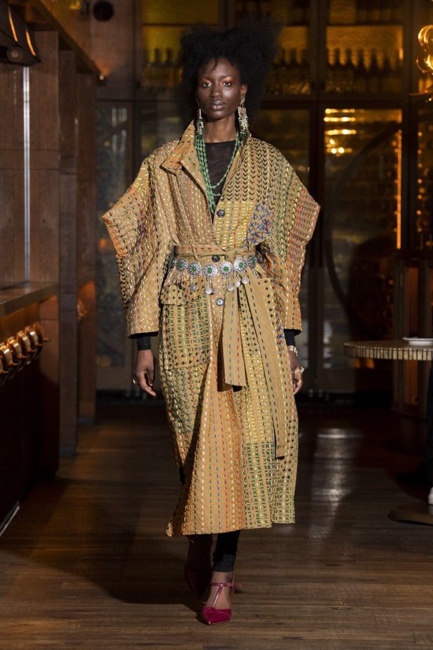 عرض أزياء Osman  لربيع وصيف 2022 من أسبوع الموضة في لندن