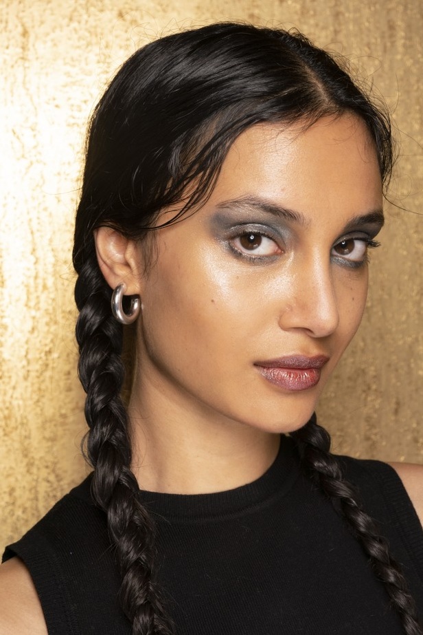 عرض أزياء Osman  لربيع وصيف 2022 من أسبوع الموضة في لندن