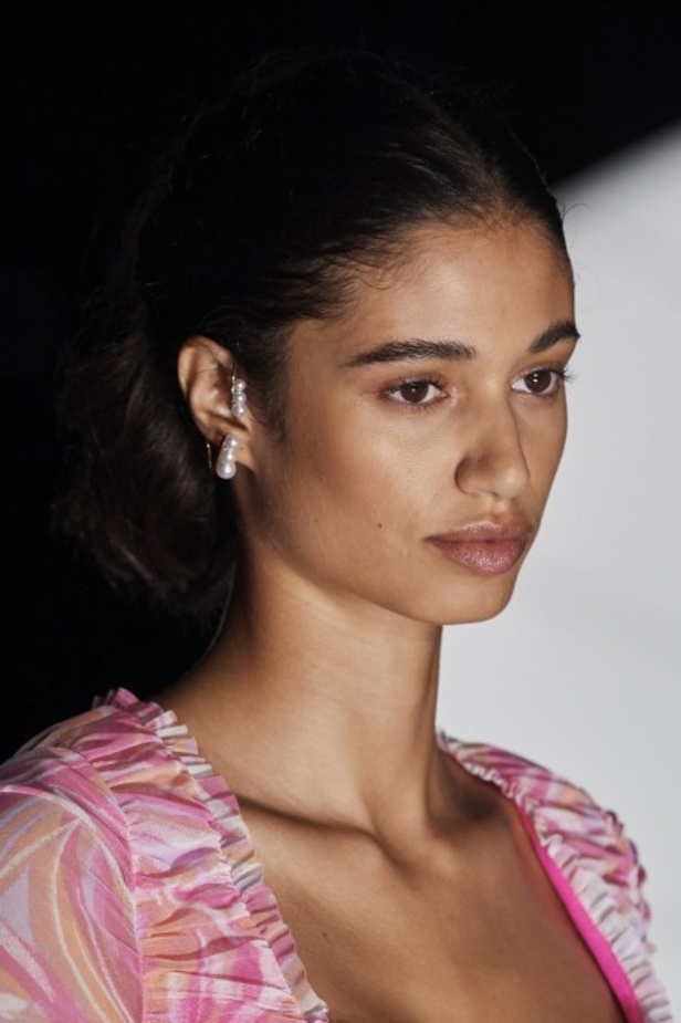 عرض أزياء PRABAL GURUNG لربيع وصيف 2022 من أسبوع الموضة في نيويورك