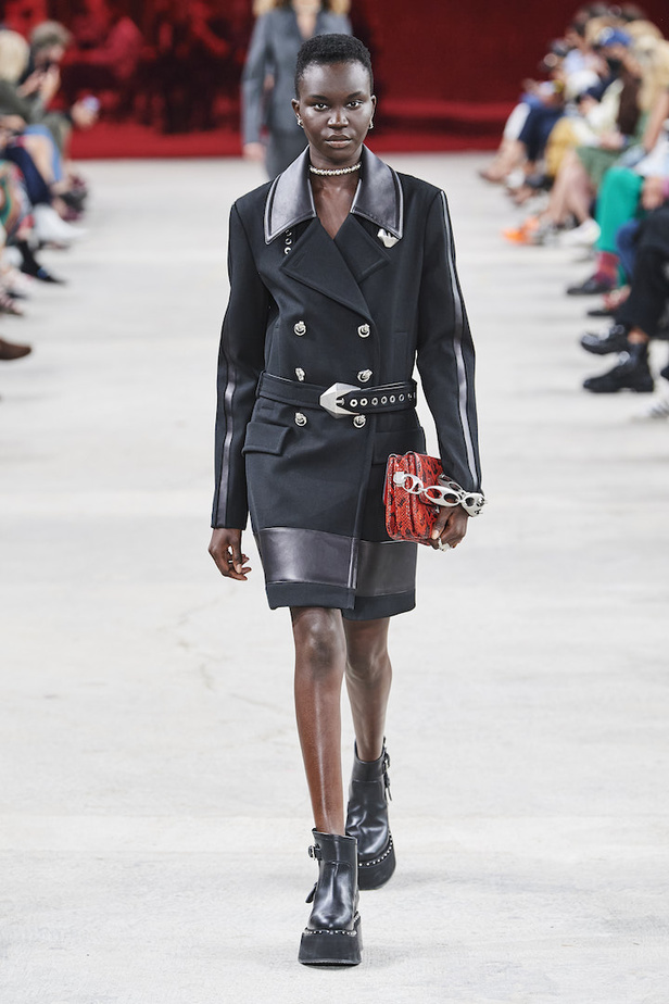 مجموعة Ports 1961 لربيع وصيف 2022 من أسبوع الموضة في ميلانو 