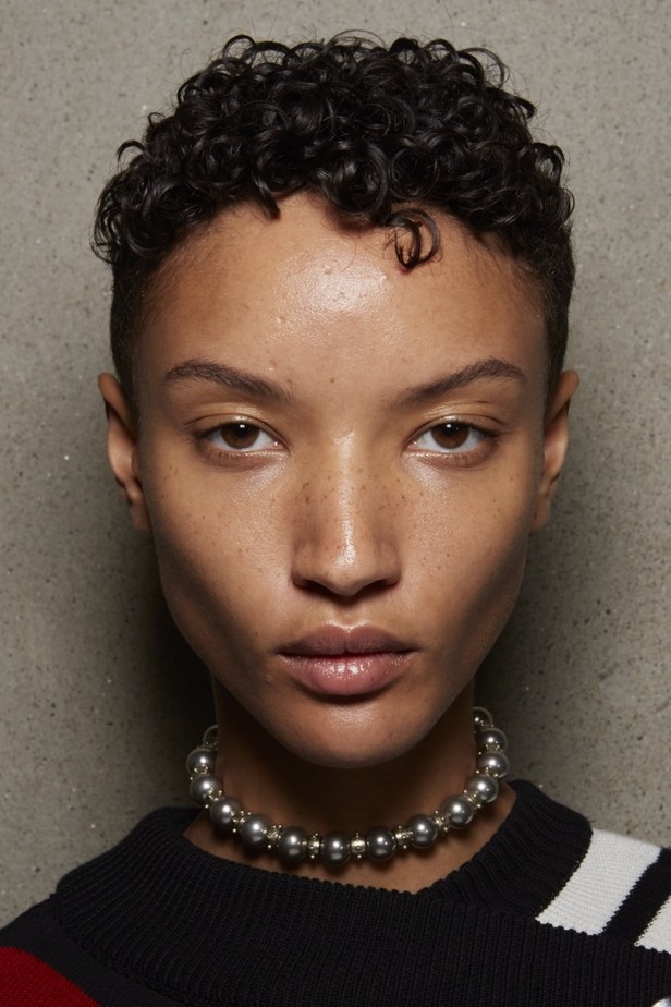 مجموعة Ports 1961 لربيع وصيف 2022 من أسبوع الموضة في ميلانو 