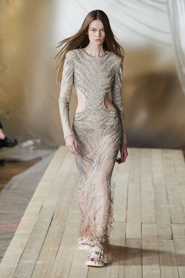 مجموعة ROBERTO CAVALLI لربيع وصيف 2022 من أسبوع الموضة في ميلانو