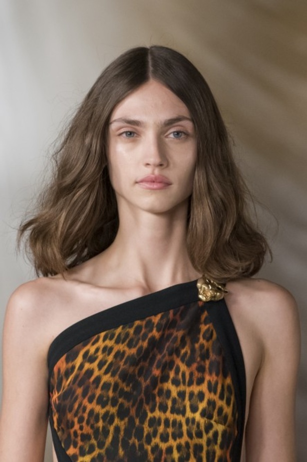 مجموعة ROBERTO CAVALLI لربيع وصيف 2022 من أسبوع الموضة في ميلانو