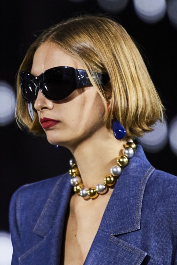 عرض أزياء مجموعة Saint Laurent لربيع وصيف 2022 من أسبوع الموضة في باريس