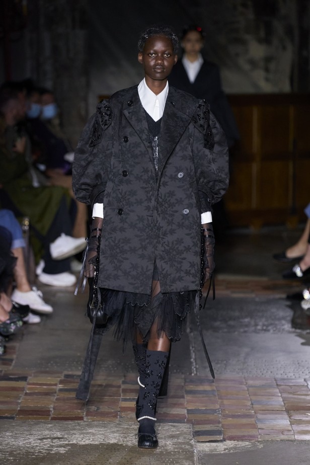 مجموعة Simone Rocha لربيع وصيف 2022 ضمن أسبوع الموضة في لندن