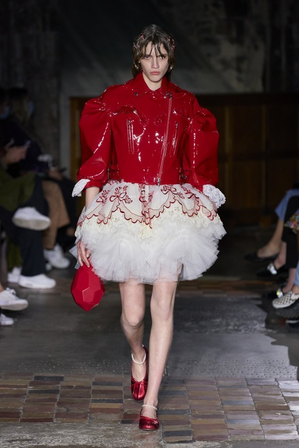 مجموعة Simone Rocha لربيع وصيف 2022 ضمن أسبوع الموضة في لندن