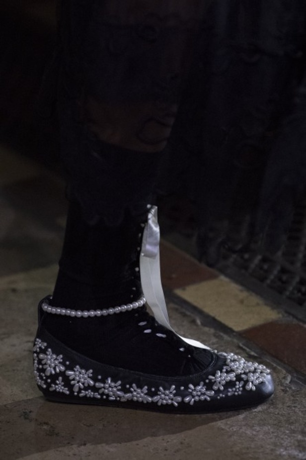 مجموعة Simone Rocha لربيع وصيف 2022 ضمن أسبوع الموضة في لندن