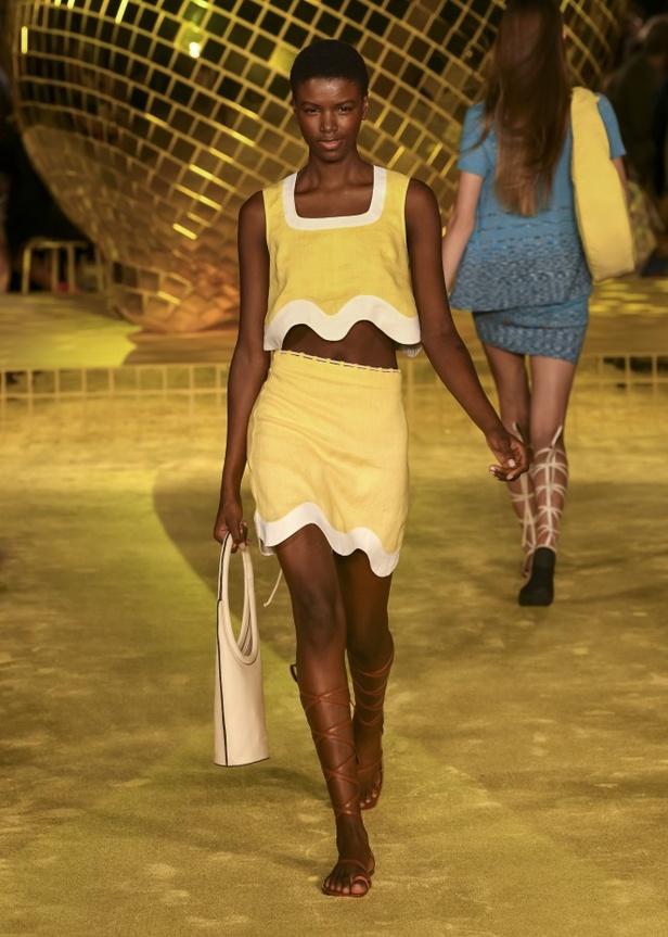 مجموعة ازياء Staud لربيع وصيف 2022 ضمن أسبوع الموضة في نيويورك